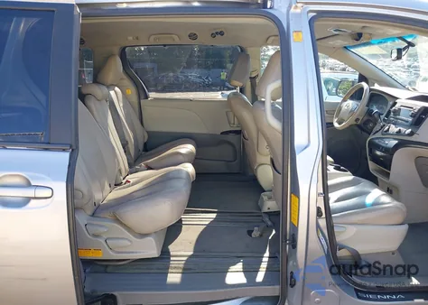 2011 Toyota Sienna Le V6 from USA, damaged, VIN 5TDKK3DC1BS090168